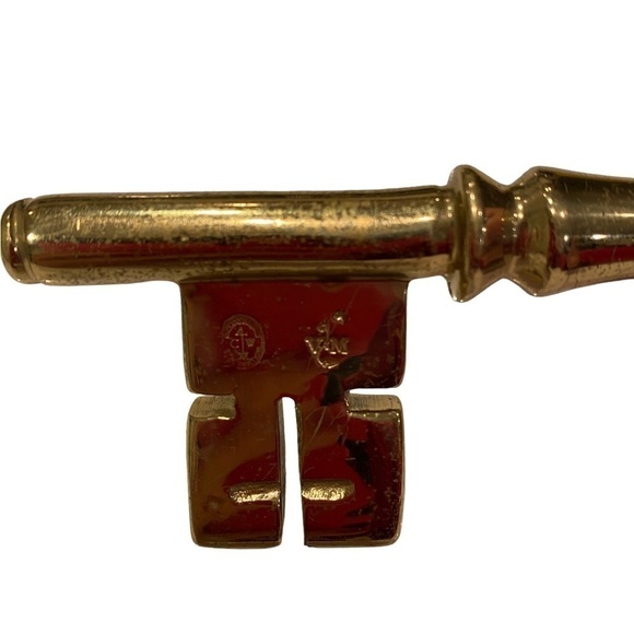 Vtg Colonial Williamsburg Brass Skeleton Key Paperweight Virginia Metalcrafters - Picture 7 of 10